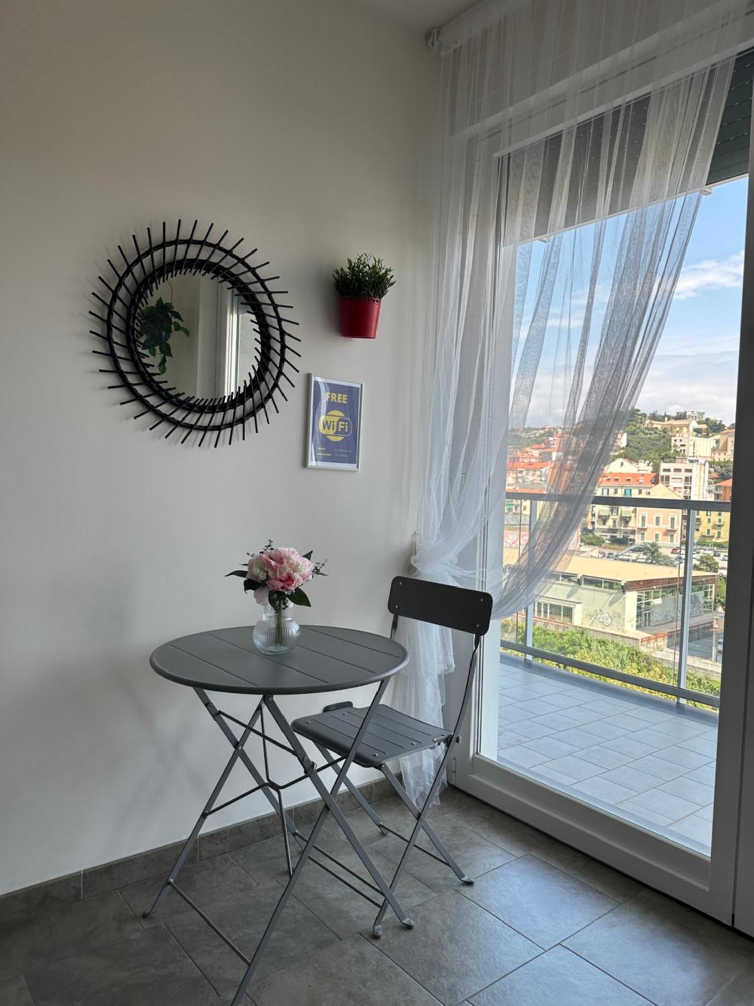 Il Gabbiano Savona "Luxury House" - Wifi, Parking, Shopping Center Apartment Bagian luar foto